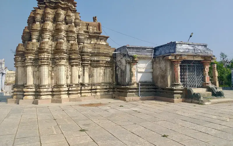 11th century Ramalingeshwara Temple, Nandikandi, Telangana, Kalyani Chalukyas - 12